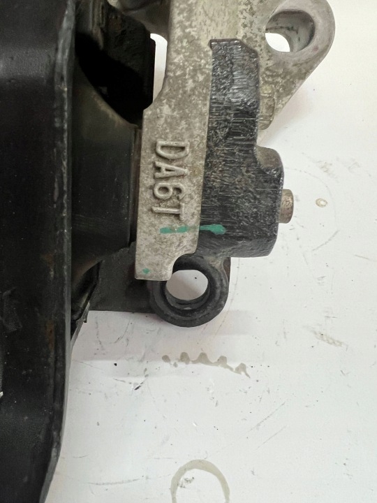 MAZDA 2 DJ 2014- 1.5 SKYACTIV POIGNÉE COUSSIN FIXATION BOÎTE DE VITESSES