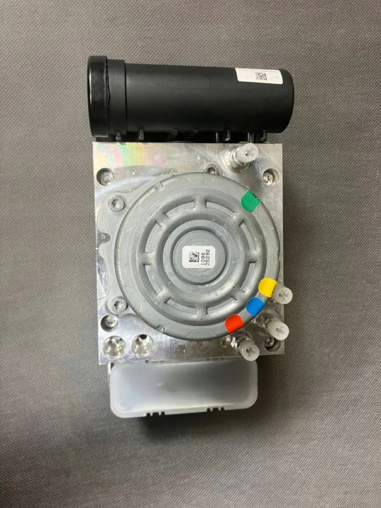 MERCEDES COMPRESSEUR SUSPENSIONS ARRIÈRE PNEUMATIQUE A2239014107
