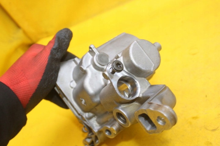 POMPE HUILES MINI COOPER R56 R55 1.6 VTI V759401080