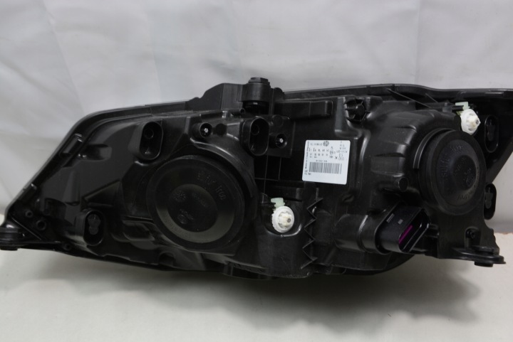 HELLA 1EL 011 824-221 PROJECTEUR