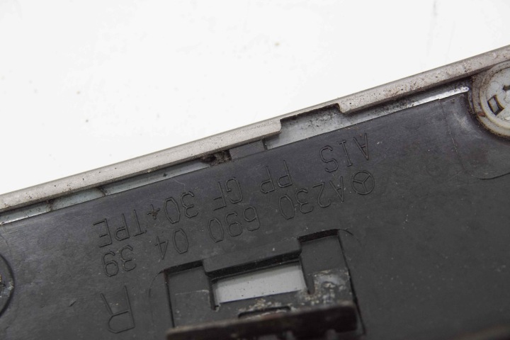 POTEAU EXTÉRIEUR DROIT K723 MERCEDES SL R230