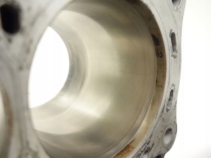 PISTONS PISTONS ENSEMBLE 06110630 SUZUKI GSF 1250 BANDIT W705