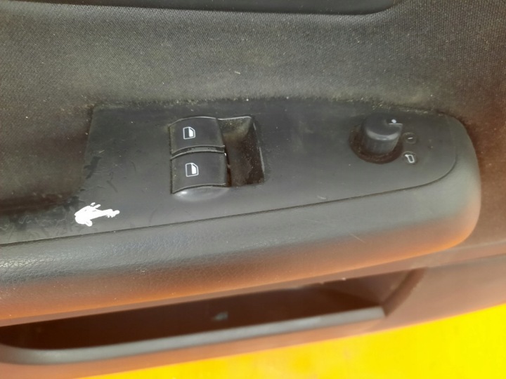 AUDI A4 B6 UNIVERSEL 00-05 GARNITURE PORTES AVANT AVANT GAUCHE 8E1867105