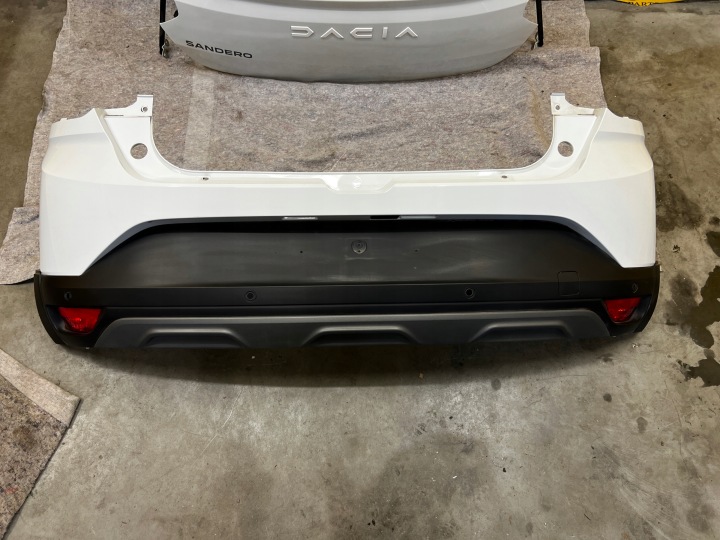 PARE-CHOCS 4PDC COUVERCLES DE COFFRE PHARES POUTRE ARRIÈRE DACIA SANDERO III STEPWAY 2024R LIFT 369
