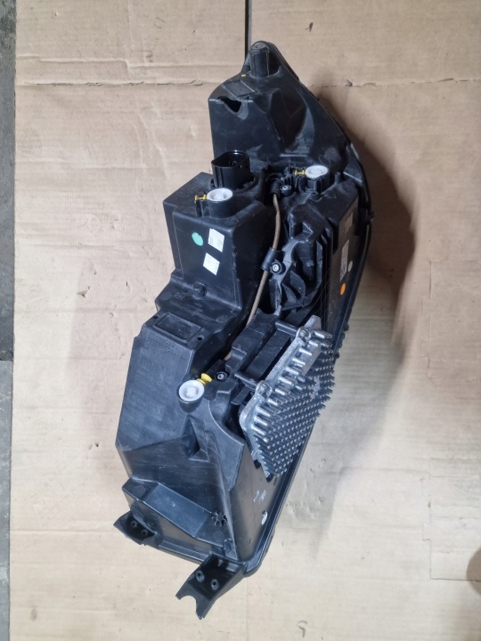 PHARE AVANT DROITE JAGUAR I-PACE X590 J9D3-13W029-HA
