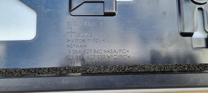 SPOILER SPOILER ARRIÈRE ARRIÈRE BENTLEY BENTAYGA 36A827933