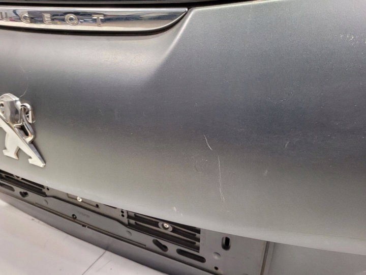 ARRIÈRE COUVERCLES DE COFFRE COUVERCLES DE COFFRE PEUGEOT 208 2015
