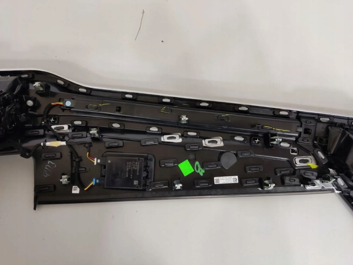 BMW X6M G06 F96 2023 AVEC AVANT TABLEAU DE BORD ROZDZIELCZE, CONSOLE