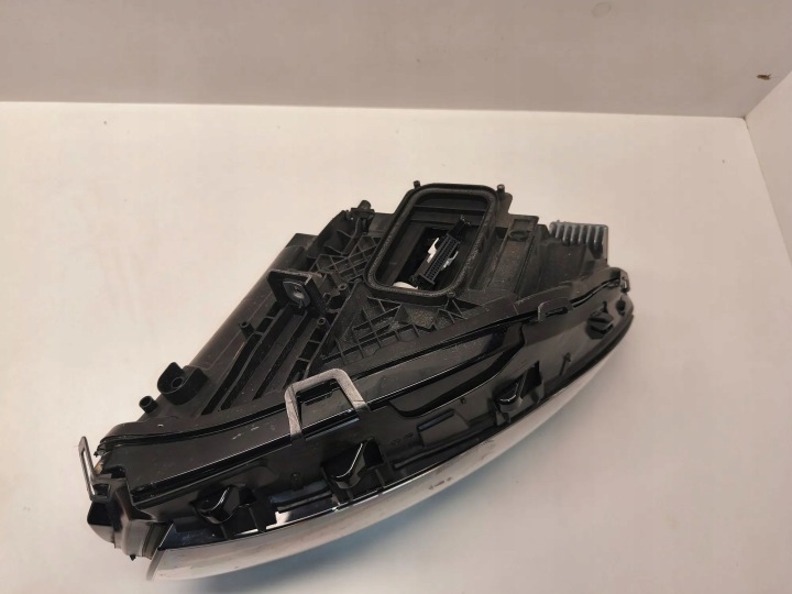 MERCEDES EQA EQB W243 PHARE DROITE AVANT AVANT A2439062801
