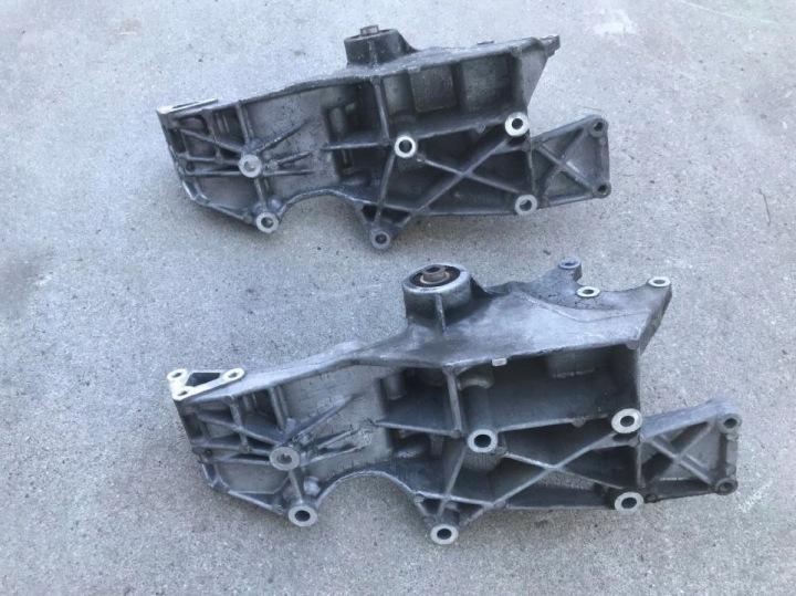 POIGNÉE MOTEUR VW PASSAT B5 AUDI 1.6B SUPPORT FIXATION ALTERNATEUR SPREZARK