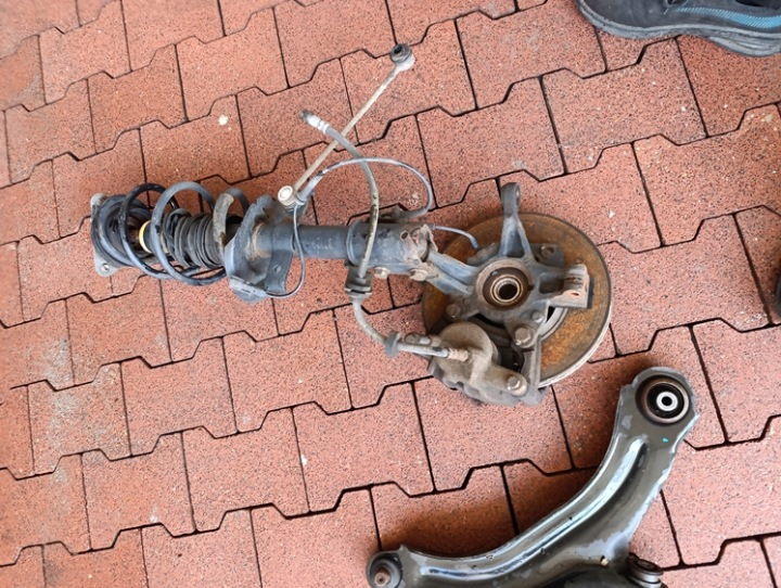 CLIO IV AMORTISSEUR ROTULE DE DIRECTION BRAS DE SUSPENSION DROIT AVANT DCI