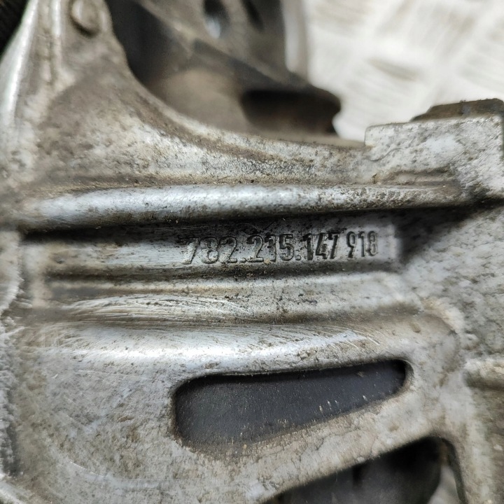 AUDI Q5 SQ5 2017 GAUCHE CÔTÉ SUPPORT FIXATION MOTEUR