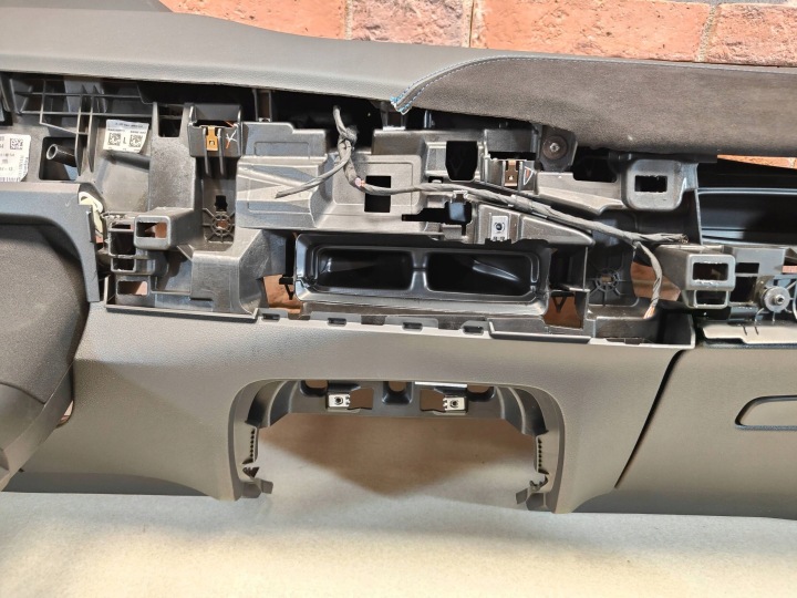TABLEAU DE BORD CONSOLE HUD SENSATEC BLEU SZEW ALCANTARA BMW U10 2 PIÈCES