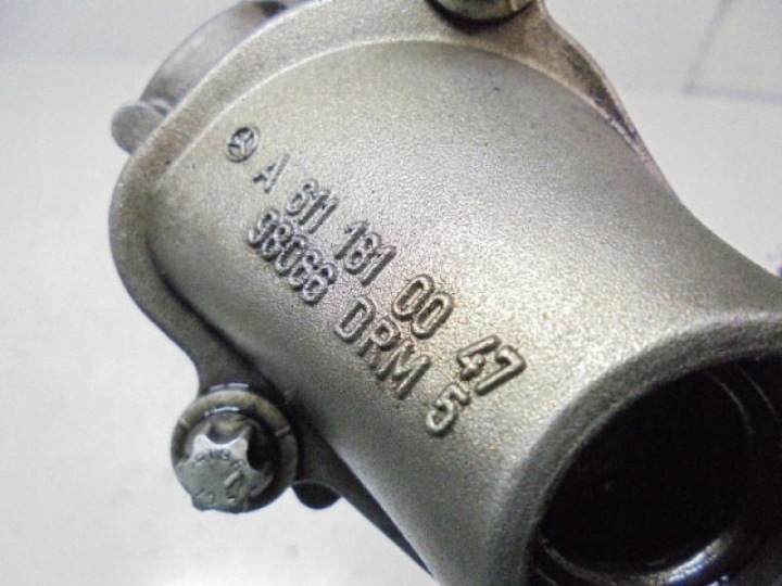 MERCEDES-BENZ OE A6111810047 POMPE HUILES