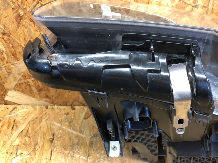 PHARE GAUCHE AVANT BIXENON BMW F10 F11 LCI