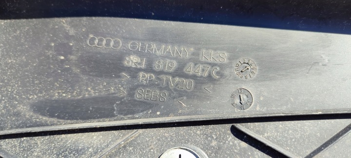 AUDI Q5 LIFT DOUBLURE DE PASSAGE DE ROUE EUROPE ORIGINAL 8R1819447C 16R