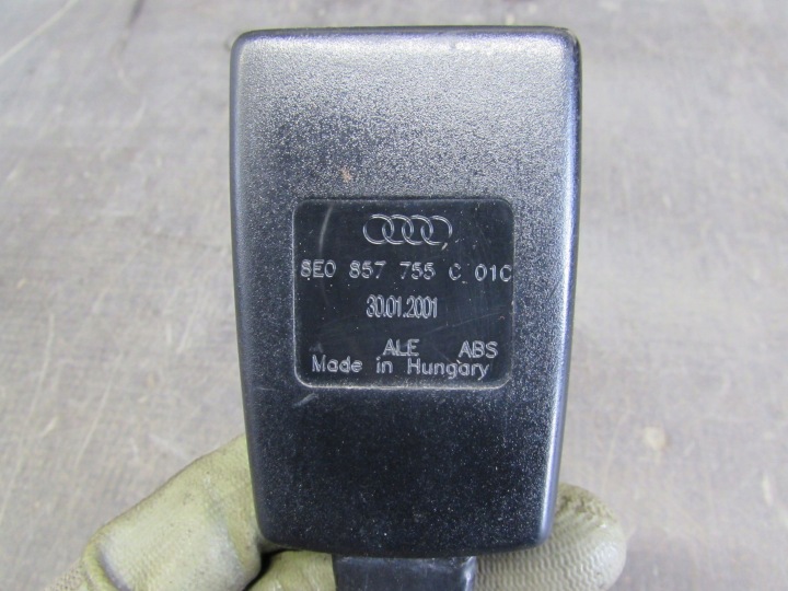 AGRAFE AGRAFE COURROIE AVANT DROITE AUDI A4 B6 00-05 2.0 B ALT 8E0857755C
