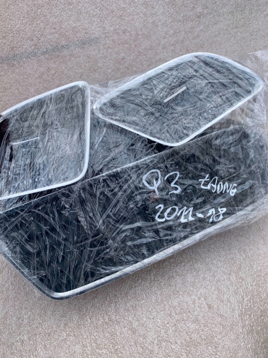 8U1820951B AUDI Q3 2011-17 ENSEMBLE GRILLES CENTRAL CONDUIT D'AIR TABLEAU DE BORD BON ÉTAT