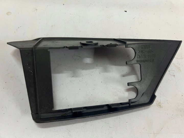MAZDA 3 III BM 2014- FIXATION POIGNÉE PROTECTION CHÂSSIS RADAR DROITE