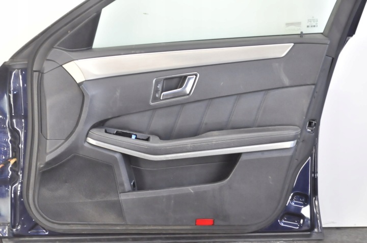 MERCEDES W212 PORTES DROIT AVANT