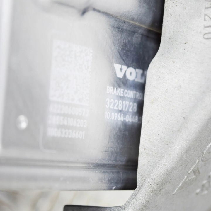 VOLVO S90, V90 2021 SUPPORT FREINS