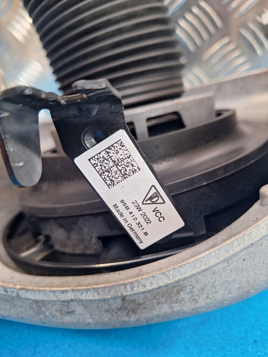 PORSCHE MACAN 95B SUPÉRIEUR FIXATION AMORTISSEUR AVANT