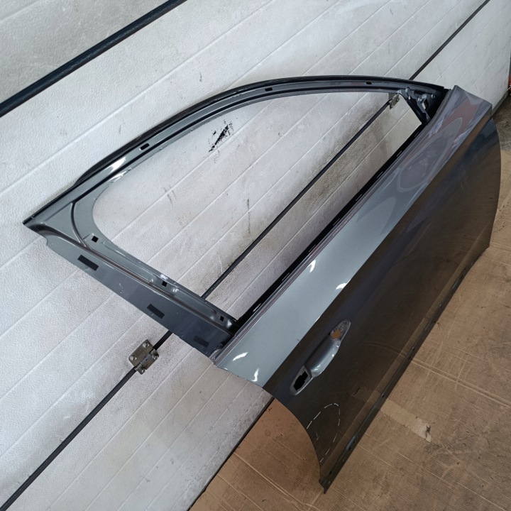 PORTES DROIT AVANT SKODA SUPERB III 3V0831312