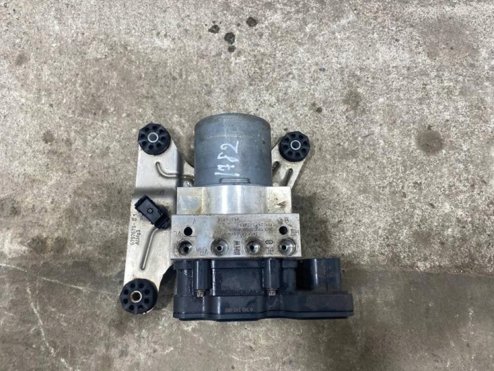MODULE DIRECTEUR ABS HYDRAULIQUE BMW 7 2014 6865860