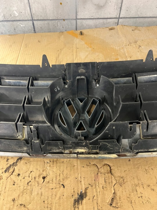 VW TOUAREG I GRILLE CALANDRE PARE-CHOCS 7L6853601A