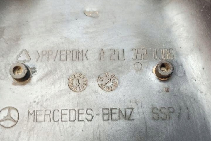 AUTRE CAPUCHONS CHÂSSIS MERCEDES-BENZ CLS (C219) A2113520388 3.2L DIESEL 165KW