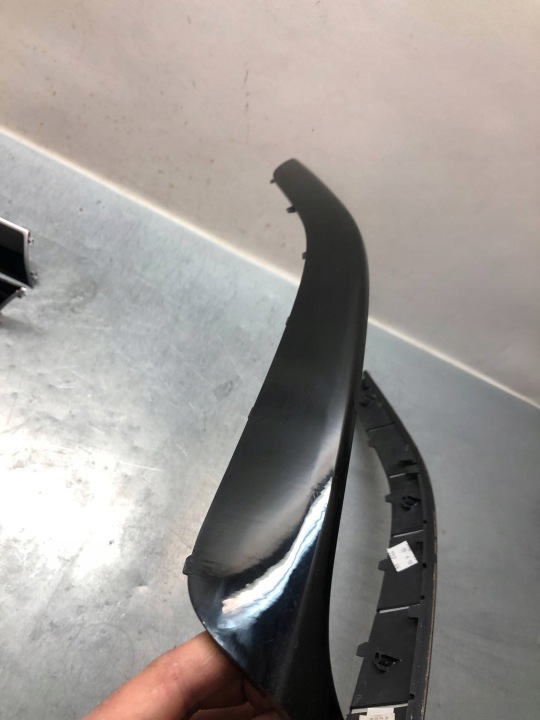 BAGUETTES DÉCORS PORTES TUNNEL PIANO NOIR VERS AUDI A4 B8 08-15 8K0863305P