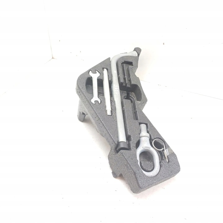 POLYSTYRÈNE INSERT NARZEDZIOWY PORSCHE CAYENNE 7L0012113A