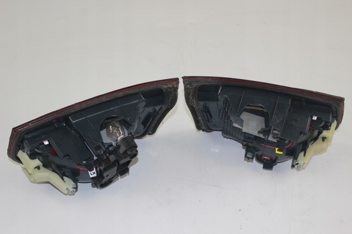 AMPOULES ARRIÈRE DANS COUVERCLE DE COFFRE BMW F30 7259915 7259916 ENSEMBLE
