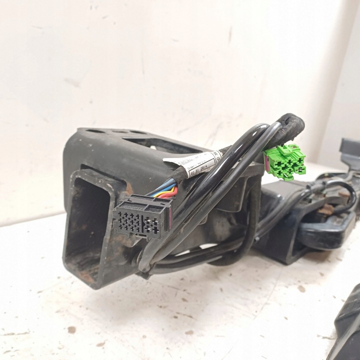 PORSCHE CAYENNE 7P5 CROCHET ATTELAGE 7P5803881B