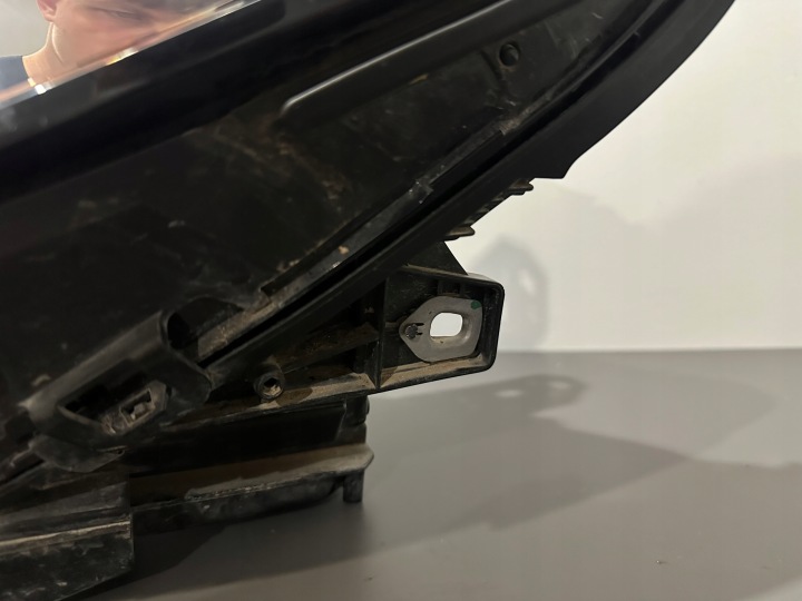 MERCEDES B-KLASA W246 LIFT PHARE GAUCHE COMPLET LED EUROPE A2469066101