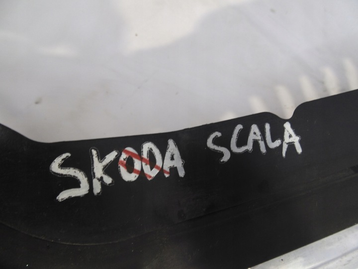 SKODA SCALA GRILLE CALANDRE CHROME PARE-CHOCS AVANT AVANT 657853653
