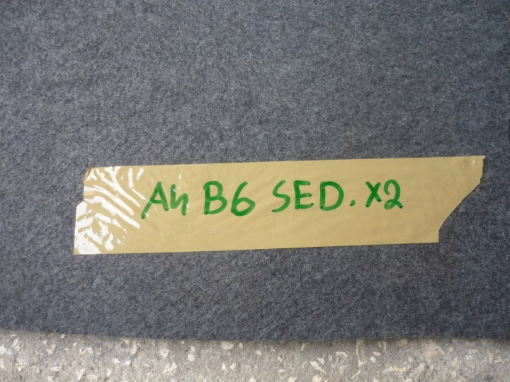 REVÊTEMENT COUVERCLES DE COFFRE AUDI A4 B6 B7 SEAT EXEO BERLINE 8E5863463A EN BON ÉTAT FONCTIONNEL