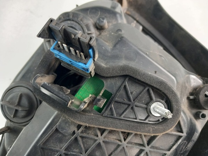 CITROEN DS3 I LIFT PHARE ARRIÈRE GAUCHE 9800543180