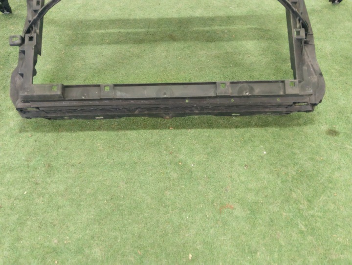 PANNEAU AVANT RENFORCEMENT PARE-CHOCS SKODA OCTAVIA III 5E0805588