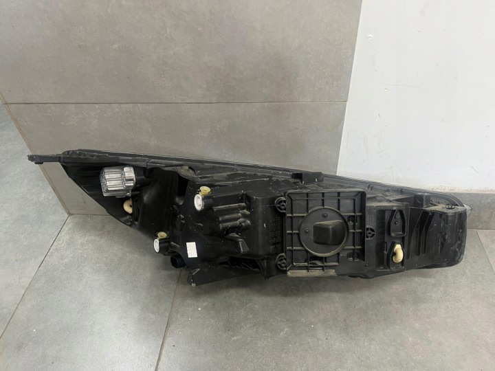 FORD FOCUS MK4 NX7B LIFT GAUCHE PHARE COMPLET LED