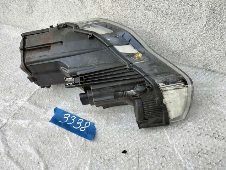 AUDI A1 PROJECTEUR DROIT 8X0941004 SZCZECIN -GORZOW-POZNAN) 3338