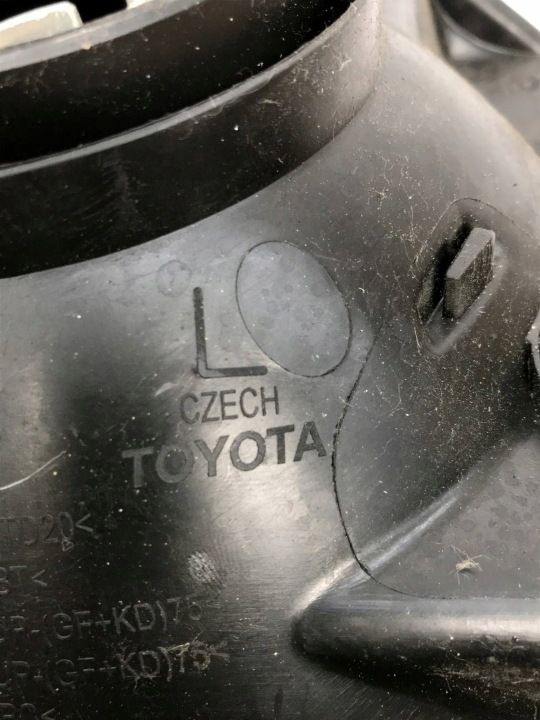 PROJECTEUR PHARE GAUCHE GAUCHE AVANT TOYOTA YARIS III 17-19 0D195 0D196
