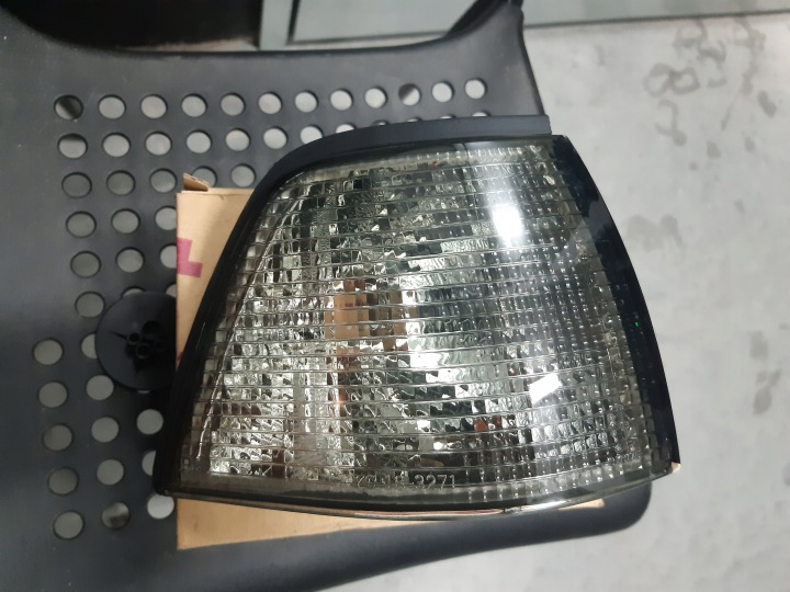 TYC 18-3271-15-2 PHARE CLIGNOTANT