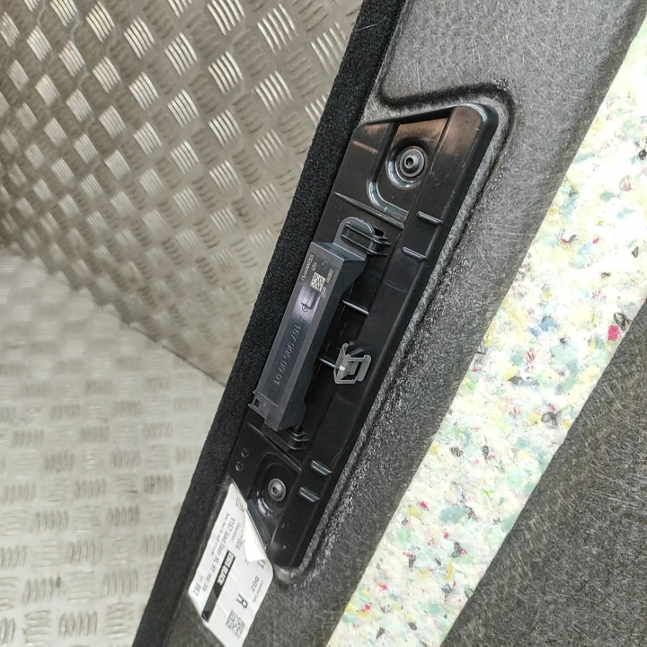 REVÊTEMENT COUVERCLES DE COFFRE MERCEDES-BENZ GLE (W167) A1676808905 35234055 2.0L