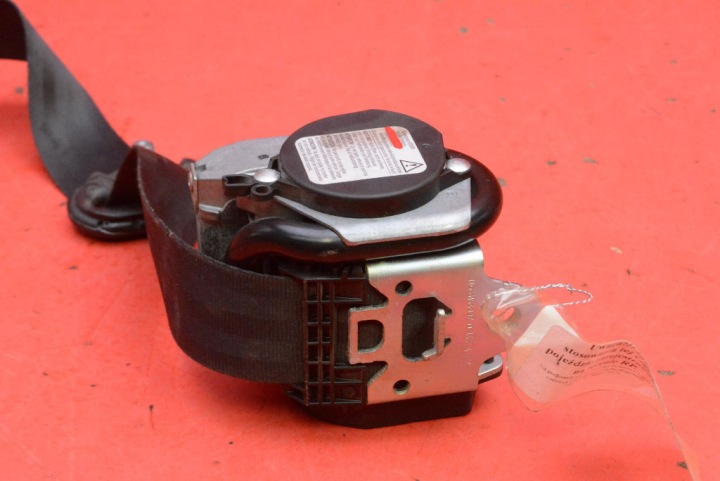CEINTURE DE SÉCURITÉ GAUCHE AVANT TENDEUR EUROPE 5JA857701B SKODA RAPID 12-17