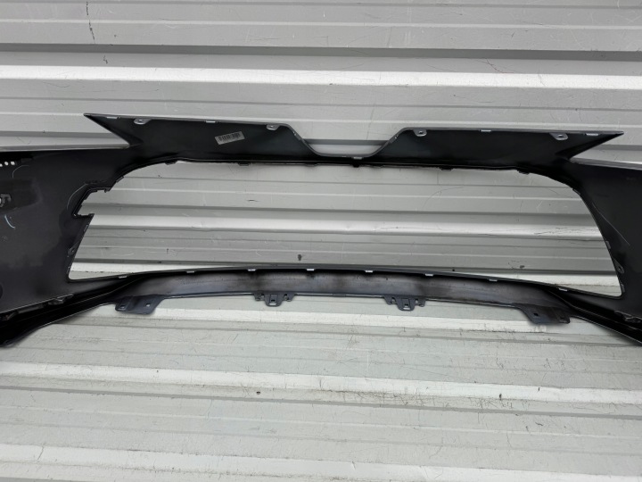 TOYOTA COROLLA E21 18R- PARE-CHOCS AVANT AVANT PDC RONDELLES 52119-02010 BERLINE