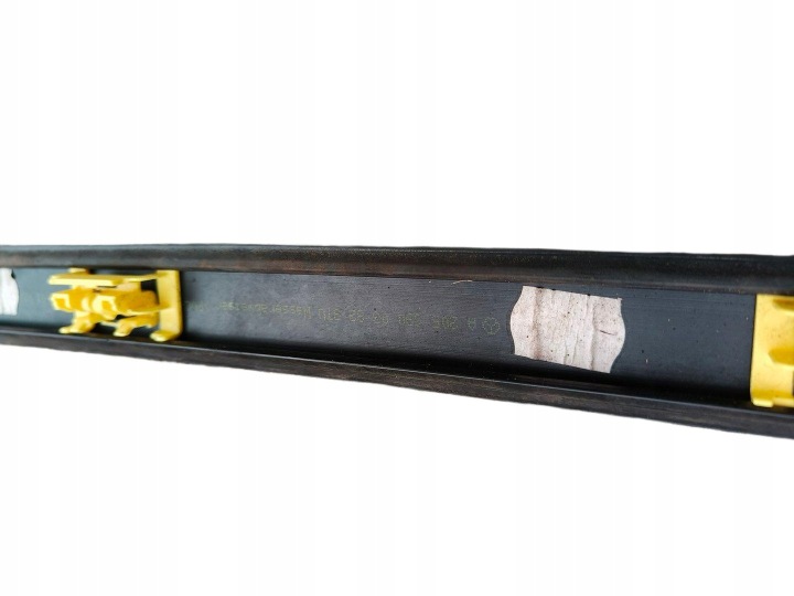 MERCEDES C CLASSE DANS 205 MOULURE TOITS GAUCHE A2056900182