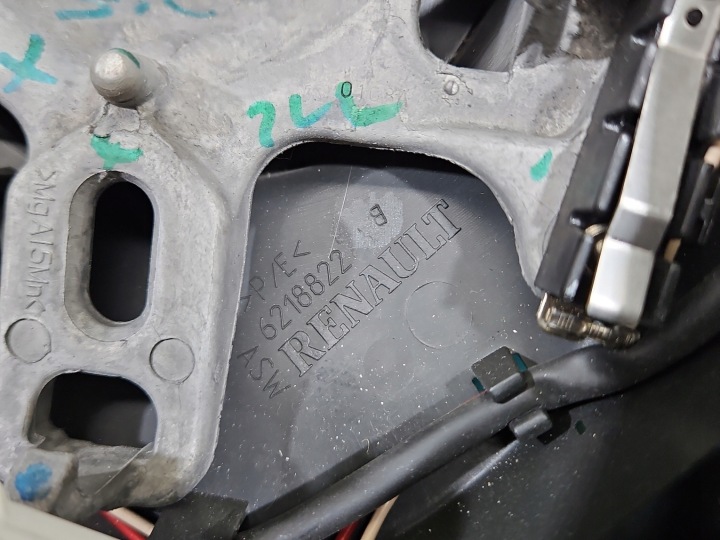 VOLANT RENAULT CAPTUR I 985105453R 13-17