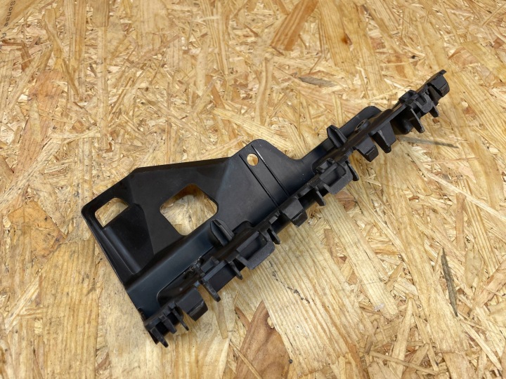 FIXATION GLISSIÈRE PARE-CHOCS AVANT GAUCHE RENAULT TRAFIC II VIVARO B 622215524R