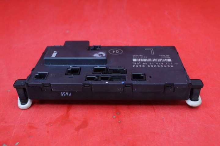 CONTRÔLEUR MODULE PORTES GAUCHE AVANT 2118701326 MERCEDES E-KLASA W211 02-06